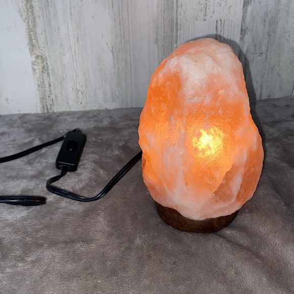 1230 Himalayan Salt Lamp - Picture 5 of 5